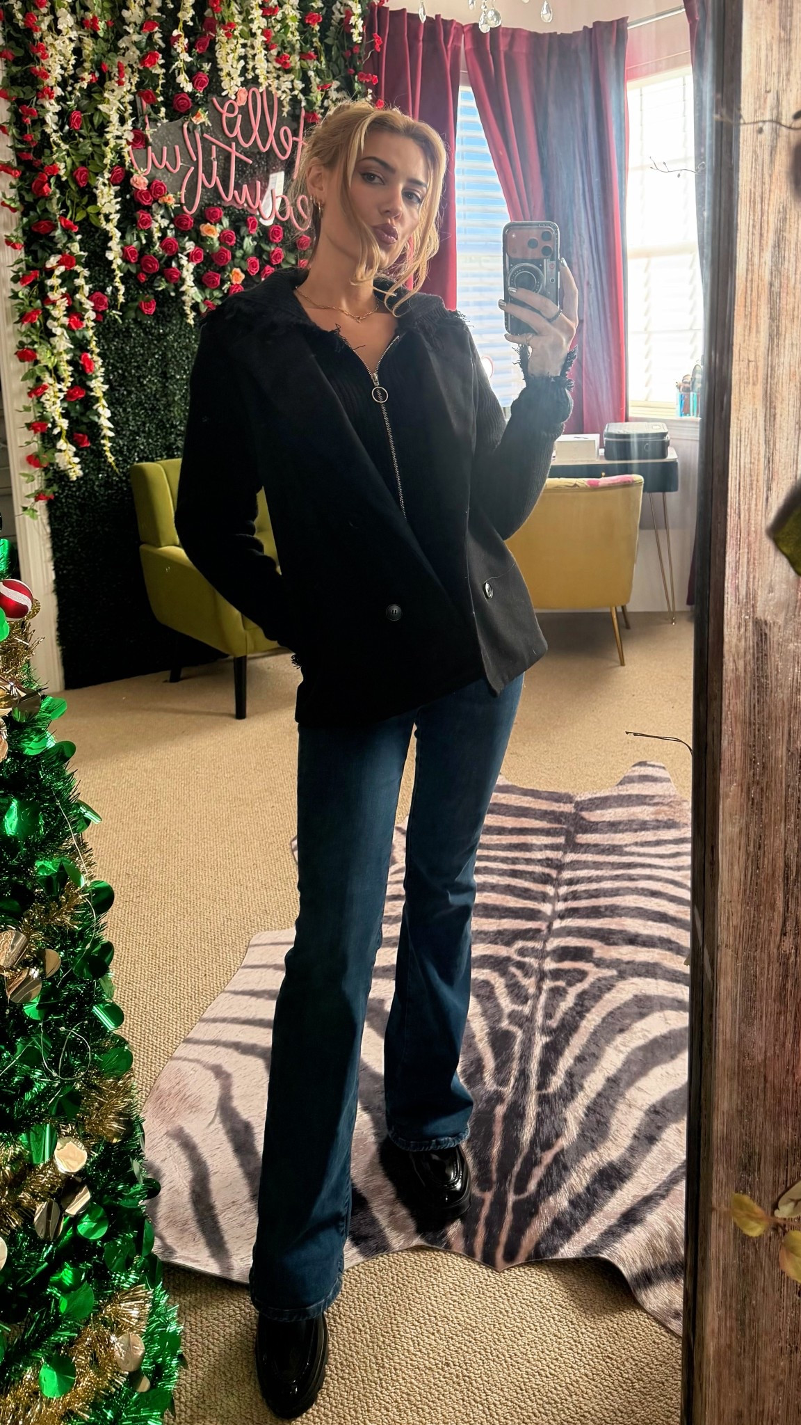 My favorite jeans👖

#LTKGiftGuide #LTKootd #LTKgrwm