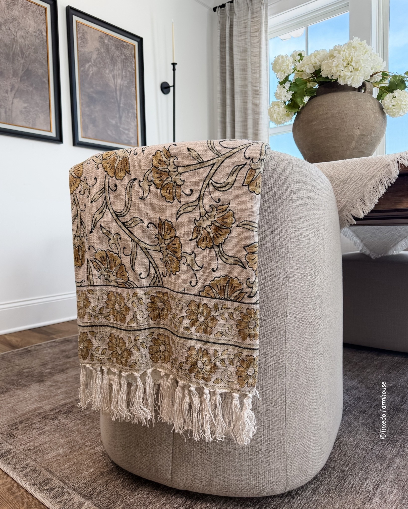 Check out this pretty spring throw blanket.  I love it draped over a dining room chair!

Seasonal, home decor, dining, throws, vases, flowers 

#LTKSaleAlert #LTKSeasonal #LTKHome