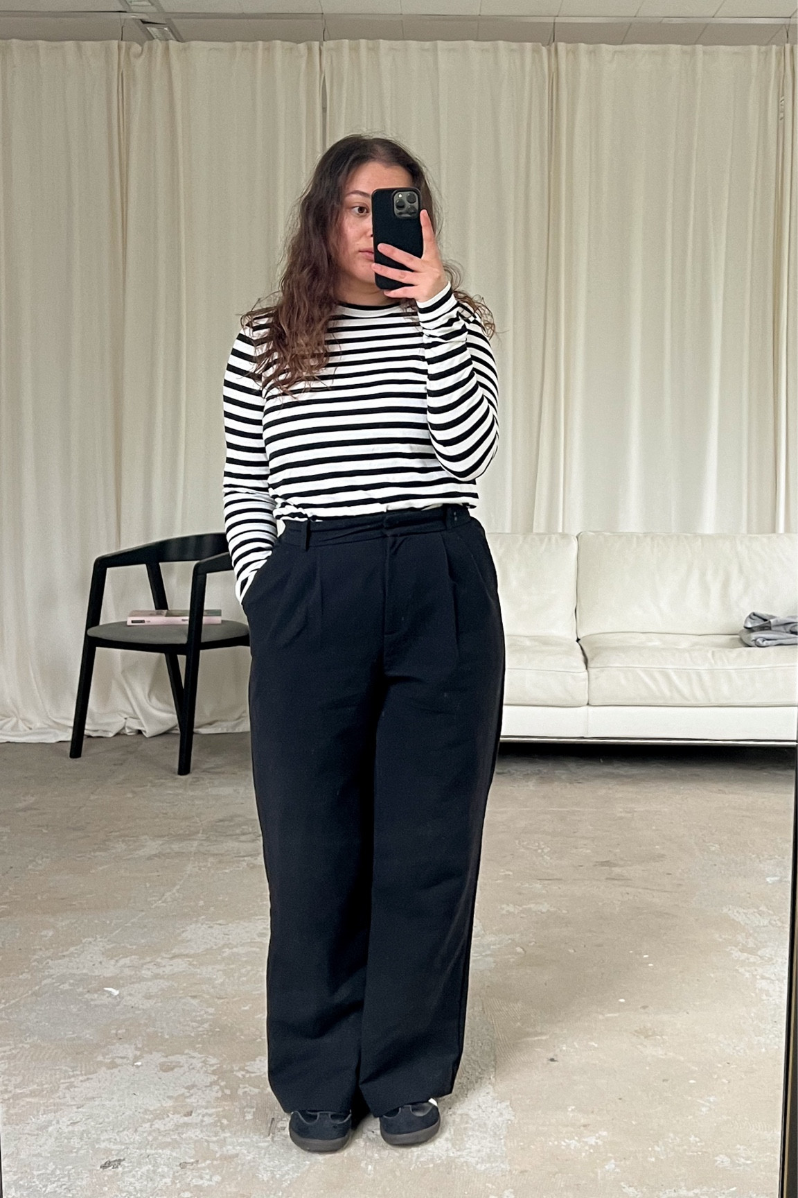 Minimal style inspo. Mid size minimal style inspo. Petite size style inspo. Summer outfit ideas. Petite style. Petite fashion. Mid size fashion. Mid size style. Minimal outfits. Minimal work outfit. Casual chic outfit. Transitional outfit. Spring outfit inspo. Transitional outfit inspo. 

#LTKmidsize #LTKnederlands #LTKeurope