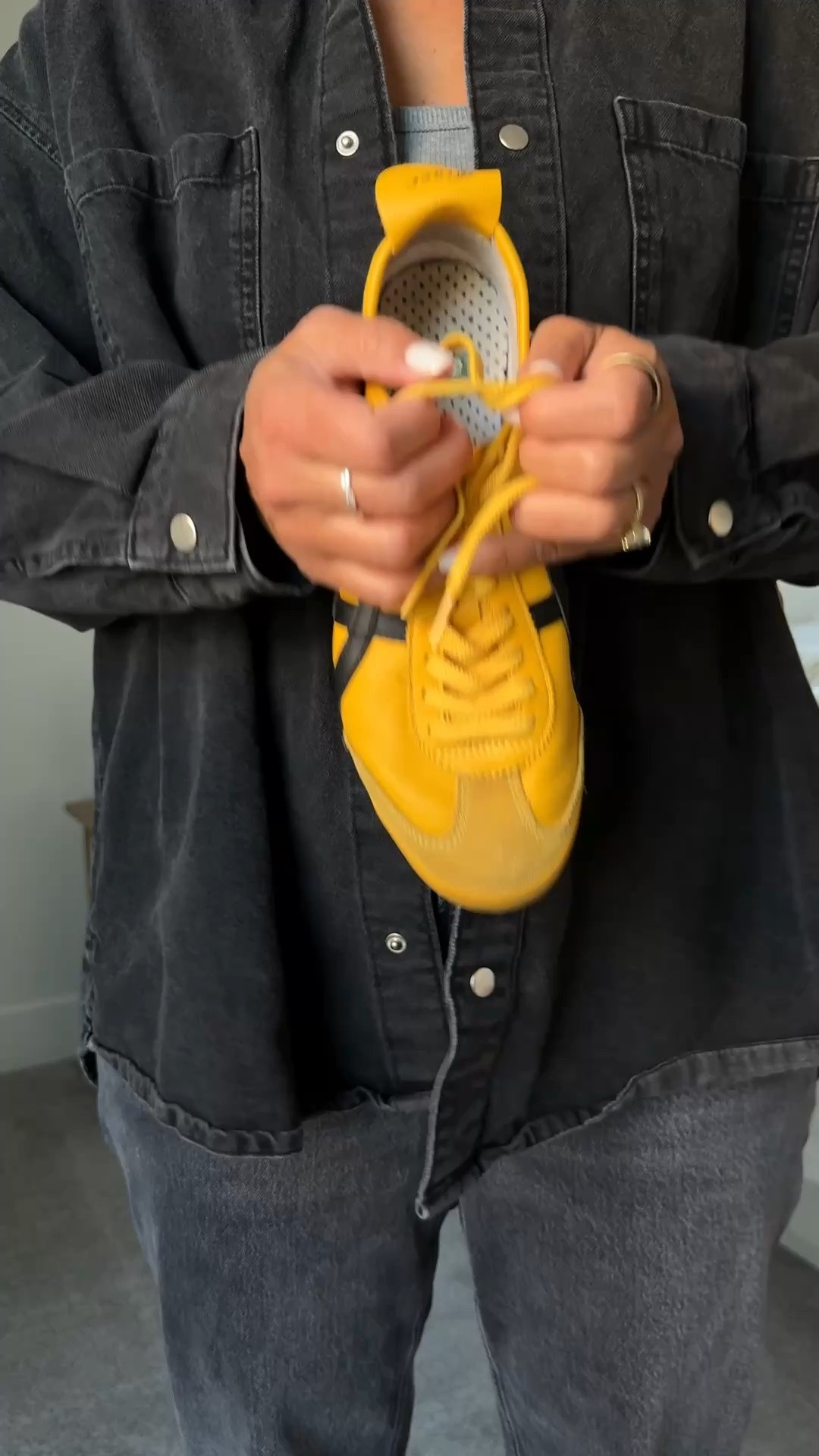 Yellow onitsukas

#LTKSeasonal #LTKWorkwear #LTKTall