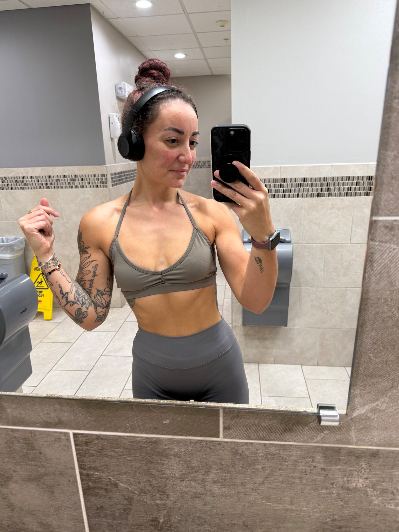 Gym fit

#LTKootd #LTKfitnessgoals #LTKgrwm