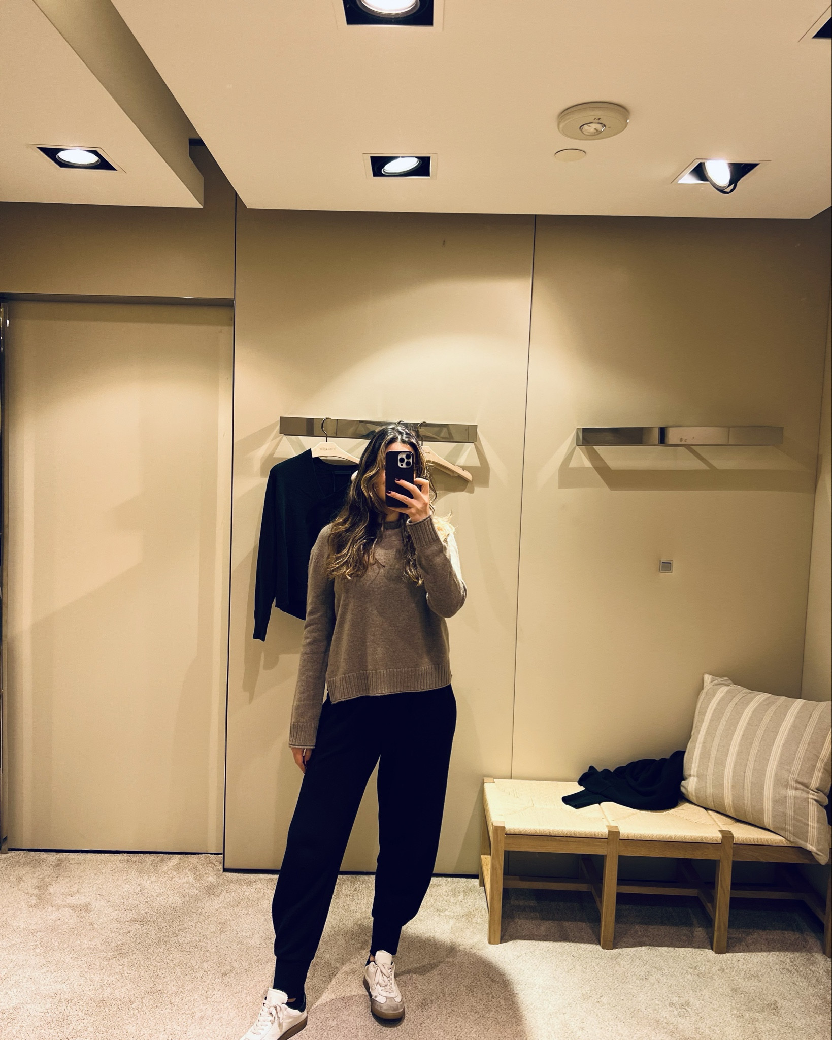 this is a sign to buy this sweater. Under 200$ I’m in an XS

#LTKSeasonal #LTKStyleTip