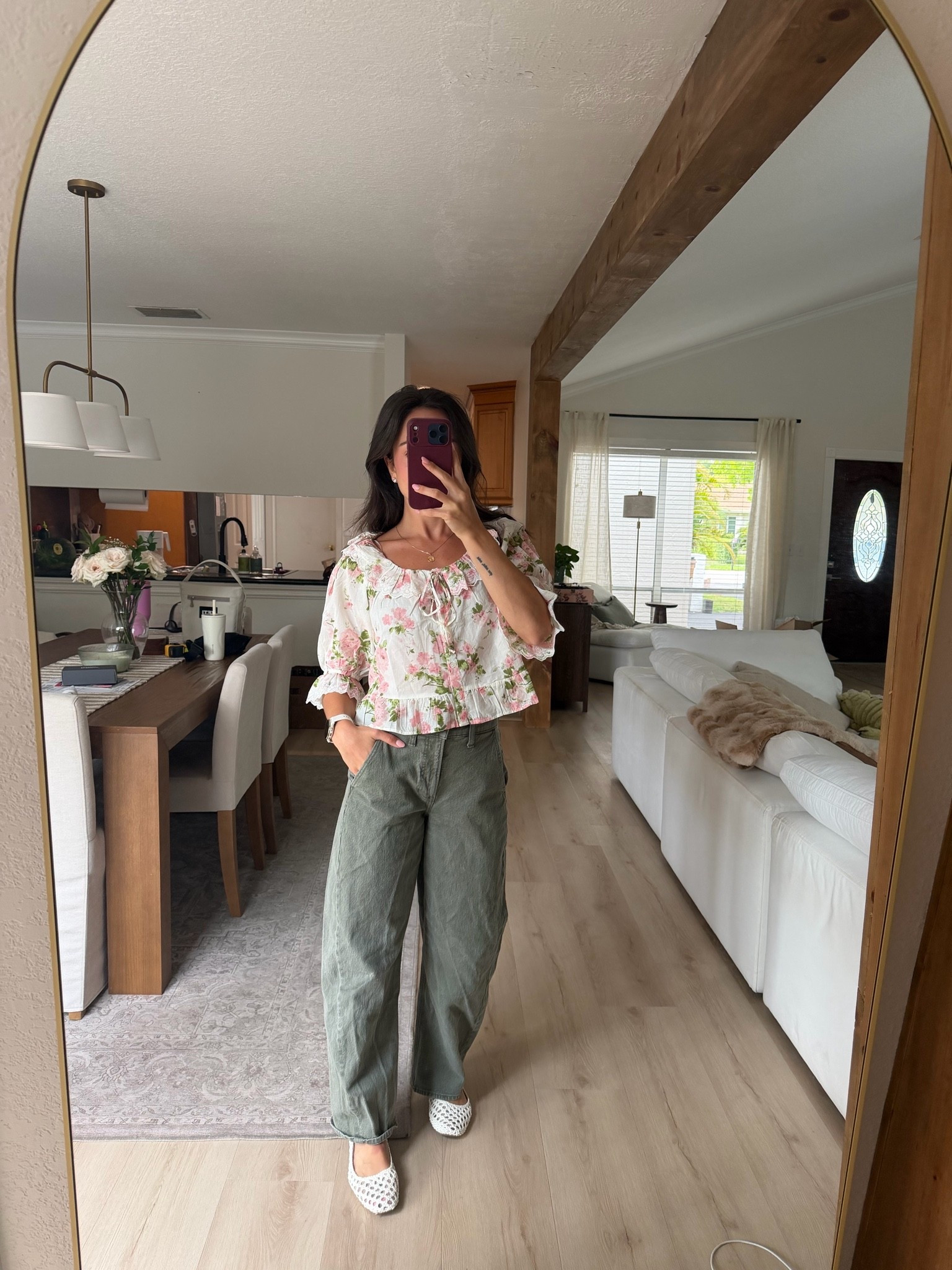 Work outfit of the day!
Barrel jeans from @abercrombie top is h&m and shoes are dolce vita 💕

#LTKootd #LTKgrwm #LTKSeasonal