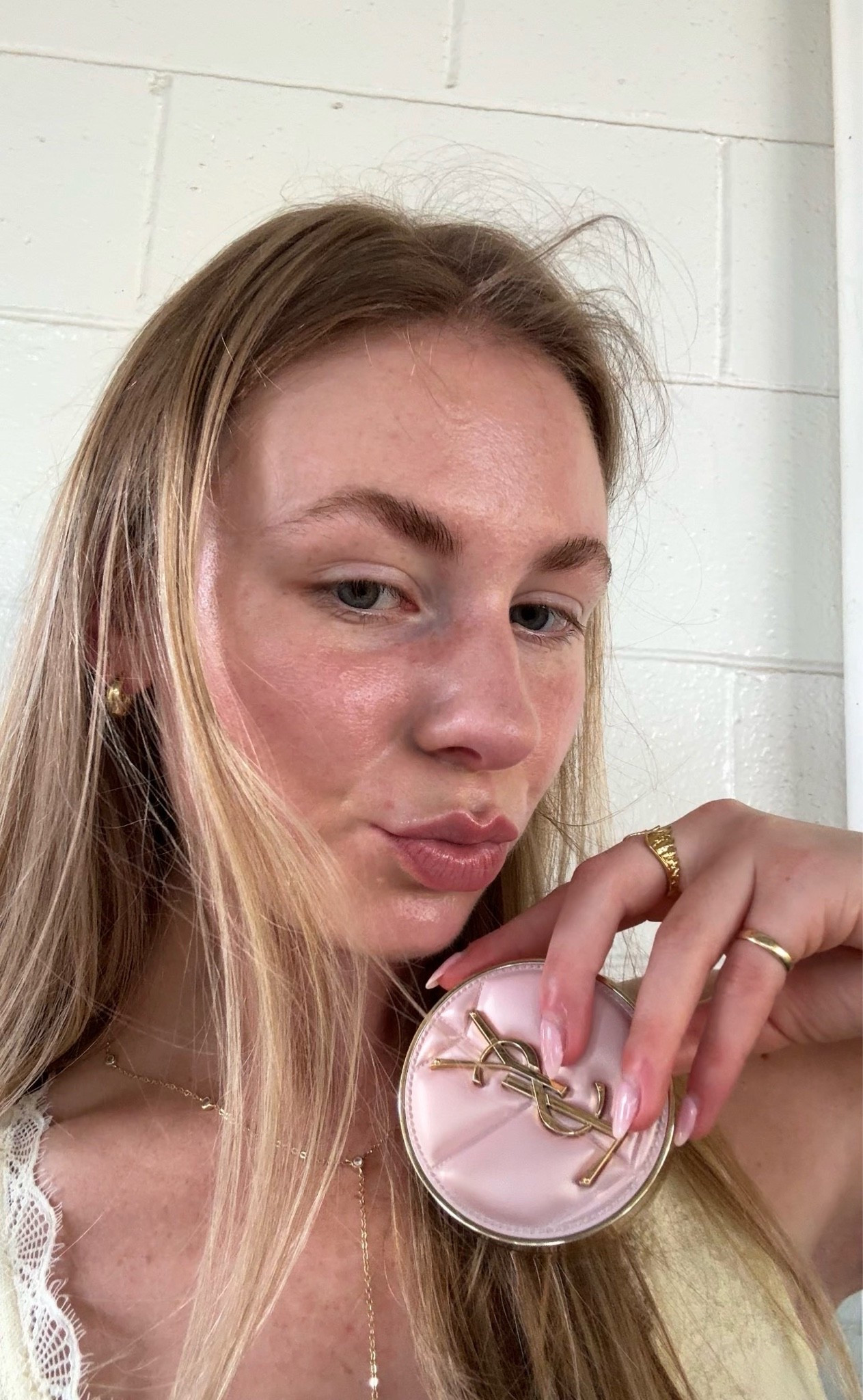 simple summer makeup that is light & looks so effortless I’m obsessed <3

#LTKgrwm #LTKBeauty #LTKmorningroutine
