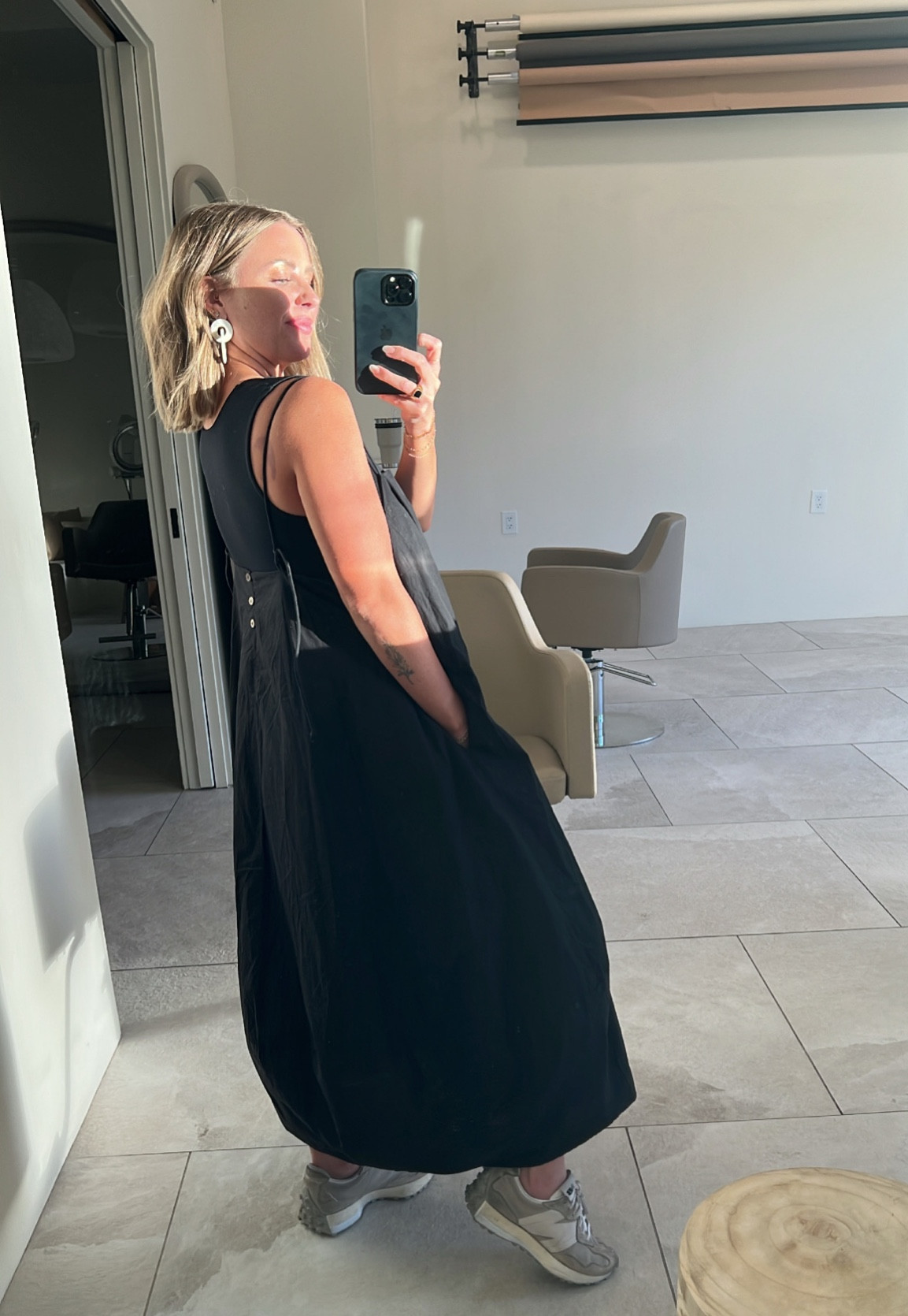 a summer must have outfit for working on your feet or being out and about! 

#wiwbtc
#salonowner
#hairstylist
#hairdesignerfashion