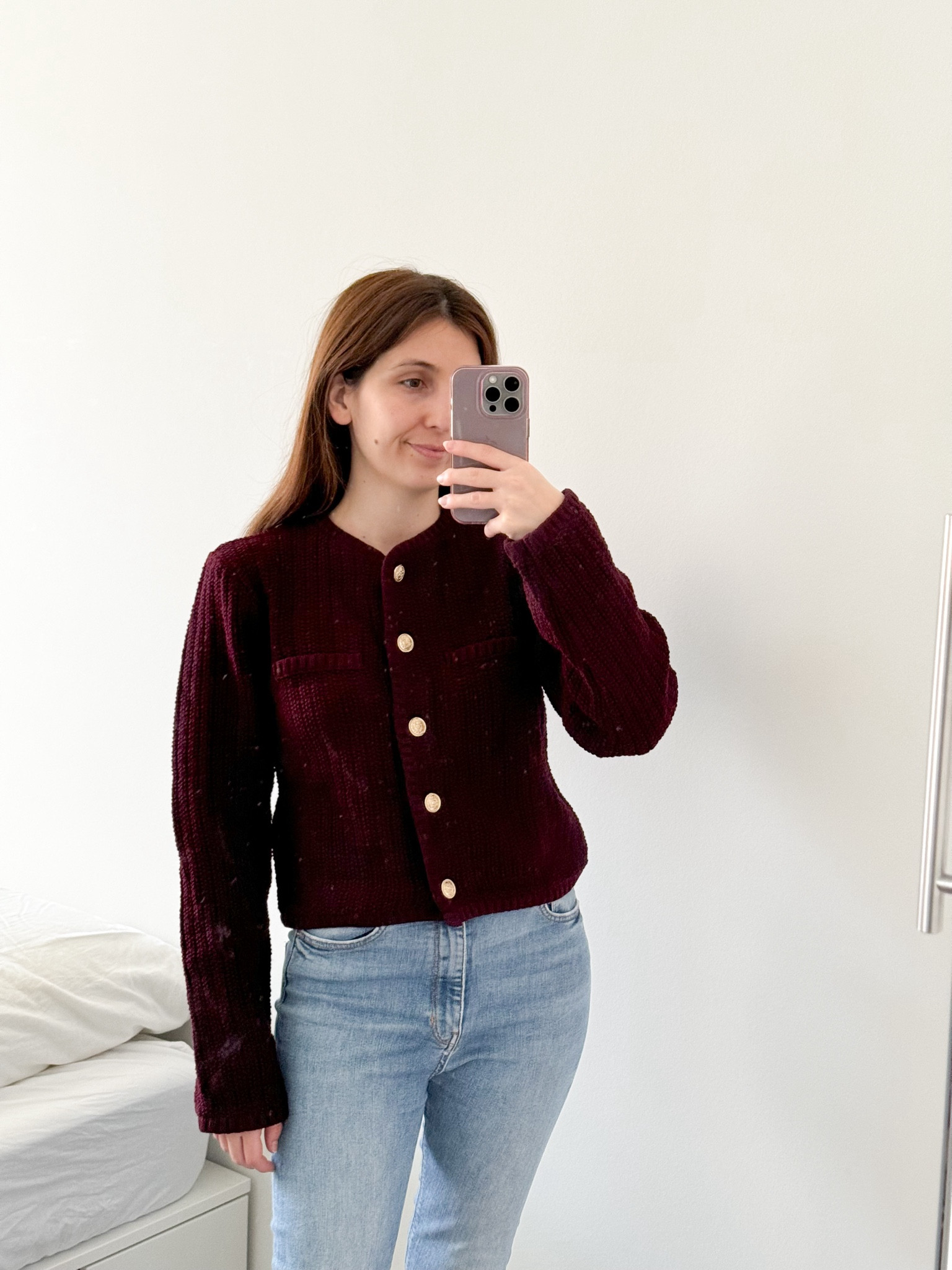 This burgundy cardigan is my favourite thing I bought this season so far! It’s cotton blenf, not long on my petite figure and its colour is perfect for autumn and winter! I also adore the gold buttons.

#LTKnederlands #LTKeurope #LTKautumn