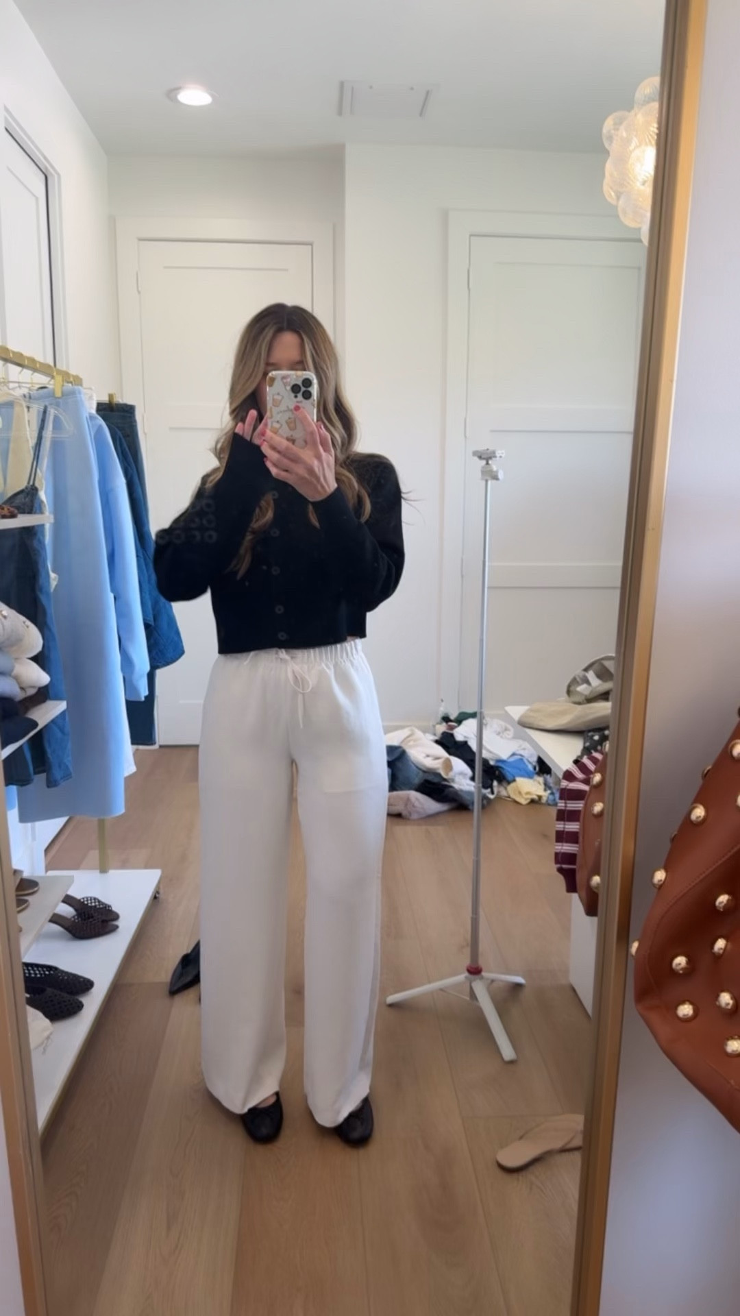 Styling my @Aritzia lodge pants (small)
Cardigan also small 
