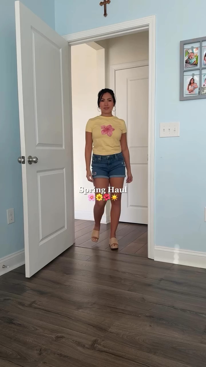 Which one was your favorite? ☀️ 
I know this gives summer vibes but that’s because I live in a warmer state so shorts it is always ! 

All tops from SHEIN and you can search the code QGLX9 and I have a coupon code for you guys! Jennhilbert25Q1

Shorts are Levi’s and shoes are from Miss Lola 🤍

#springhaul #springoutfits #springoutfit #vacationoutfit #vacationoutfits #fashion #springfashion #sheinforall