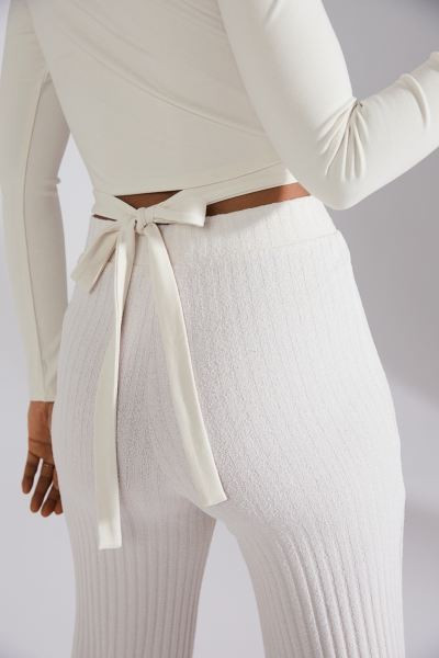 Tie-detail cropped top | H&M (UK, MY, IN, SG, PH, TW, HK)