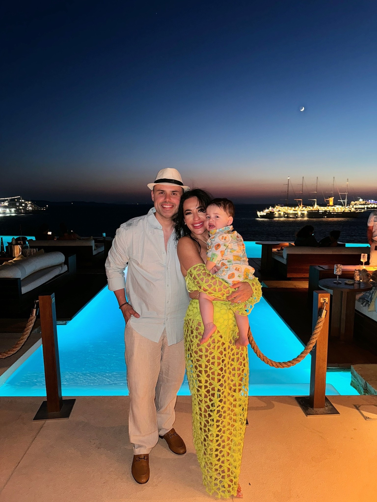 Shop similar lime-colored dresses🍋‍🟩💚🌴

#LTKTravel #LTKStyleTip #LTKFamily