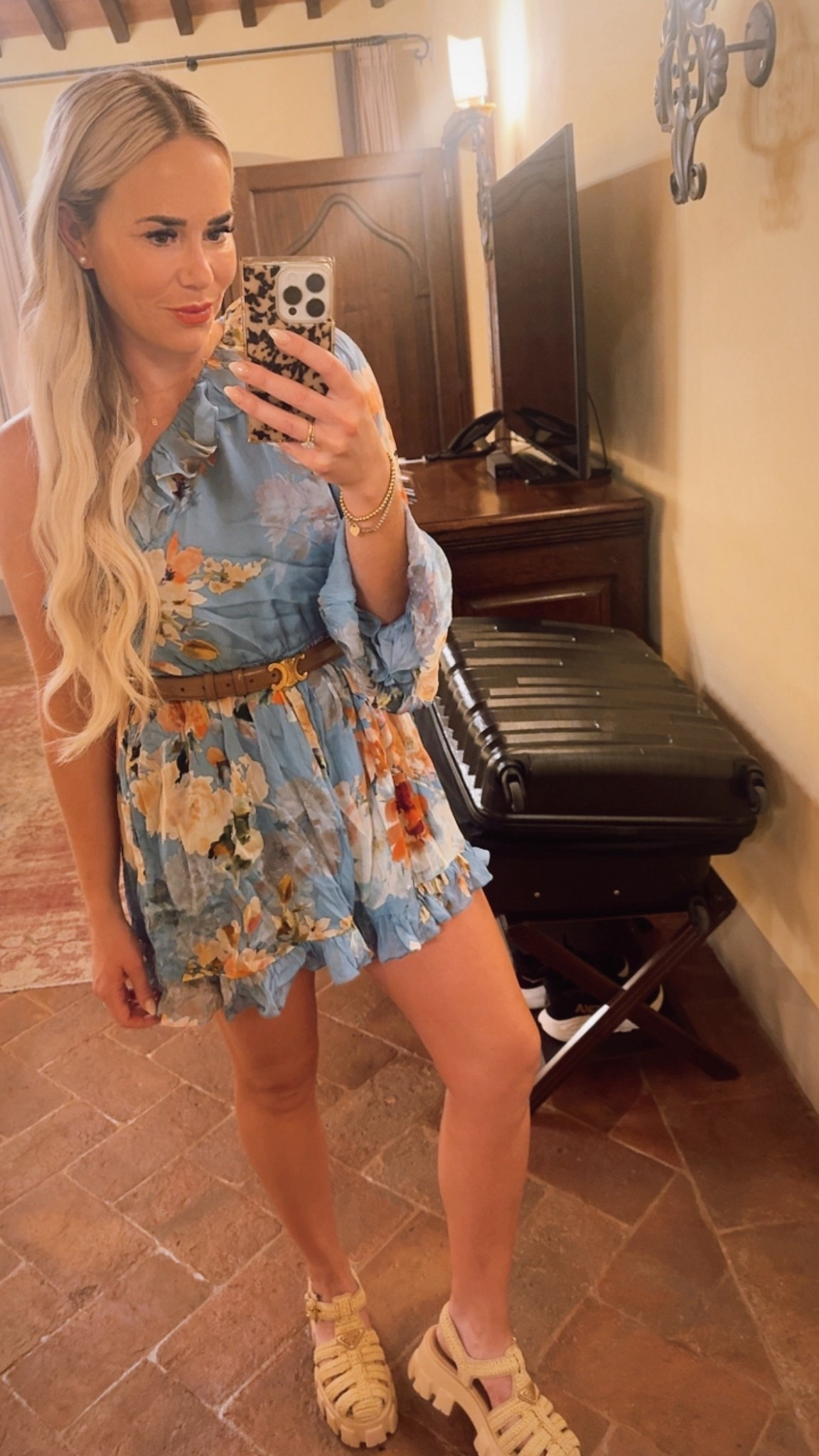 Dinner look tonight! This floral romper is so comfortable and fun. One sleeve is removable. Wearing a size small. 

#LTKtravel