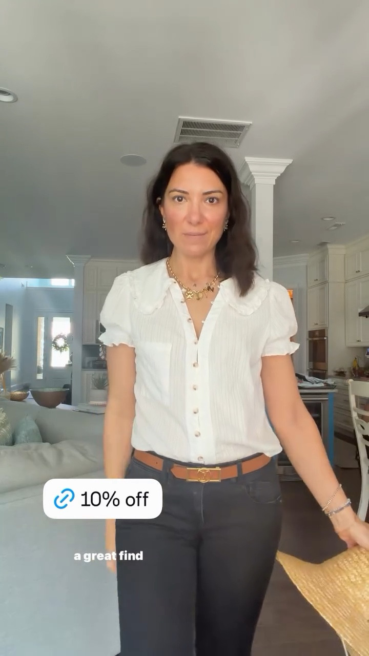 Jeans run big--size down two!

#LTKSeasonal #LTKOver40 #LTKmomlife