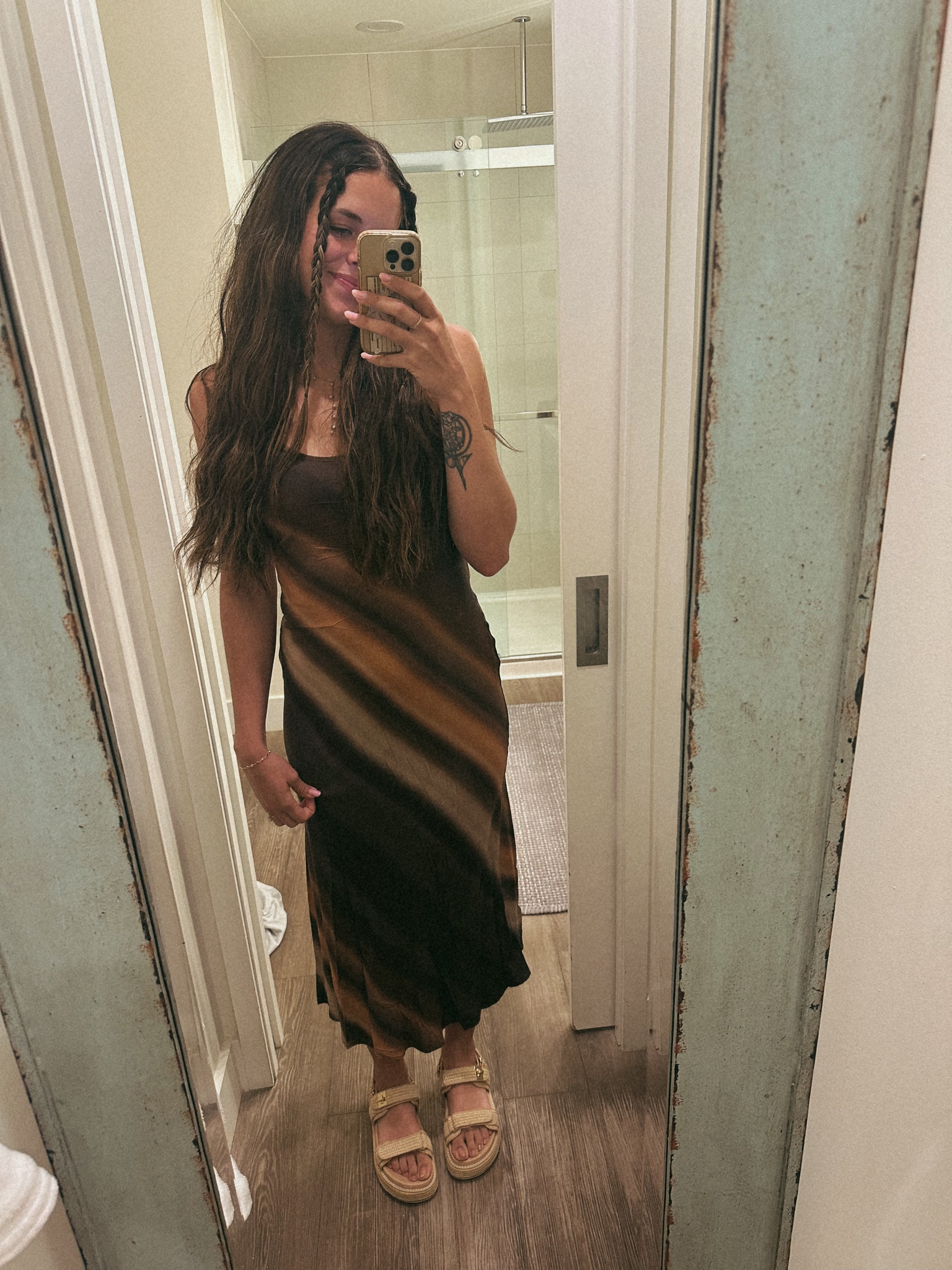 The most flattering dress 🐻🤍

#LTKStyleTip #LTKFindsUnder50 #LTKSaleAlert