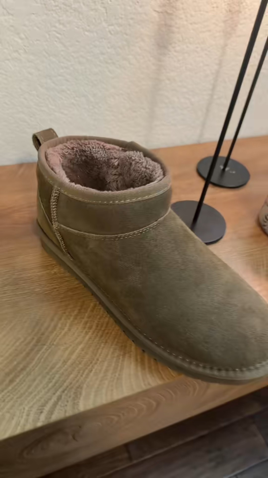 If you’re a mom who’s always on the go… these are IT ☁️
Project Cloud boots = slip on, super soft, and comfy enough for all-day mom errands.
Zero regrets.
#MomEssentials #CloudComfort #MomOutfits #ComfyBoots

#LTKootd #LTKmomlife #LTKGiftGuide