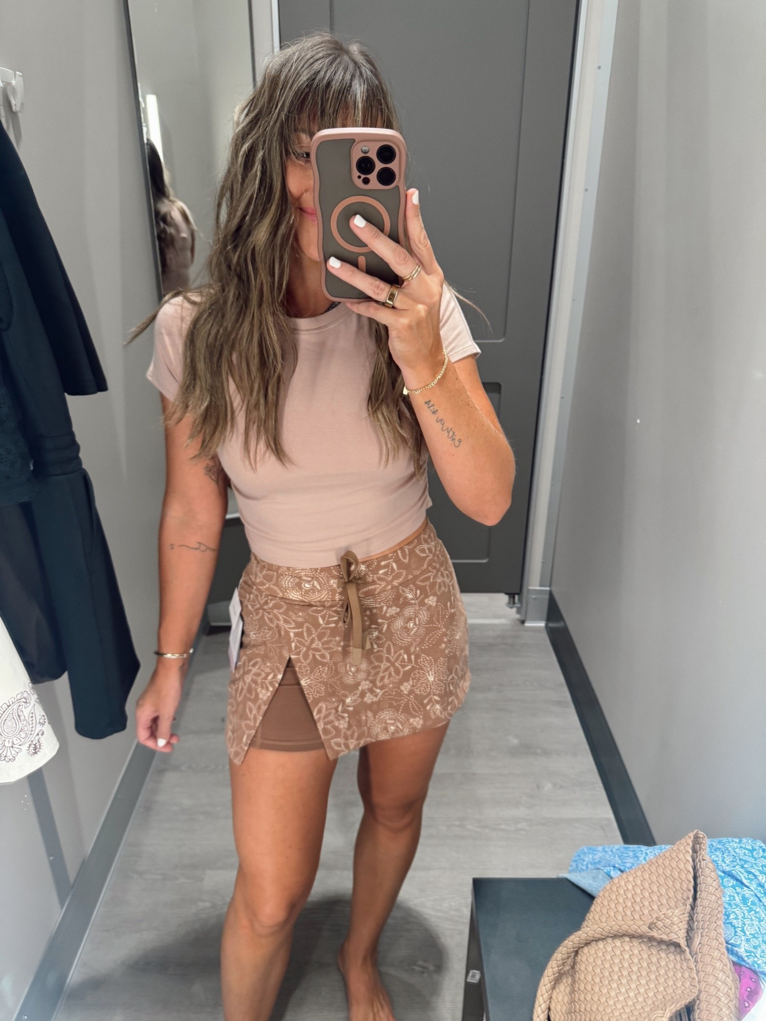 Love this neutral athleisure wear!! And it’s all ON SALE!!!