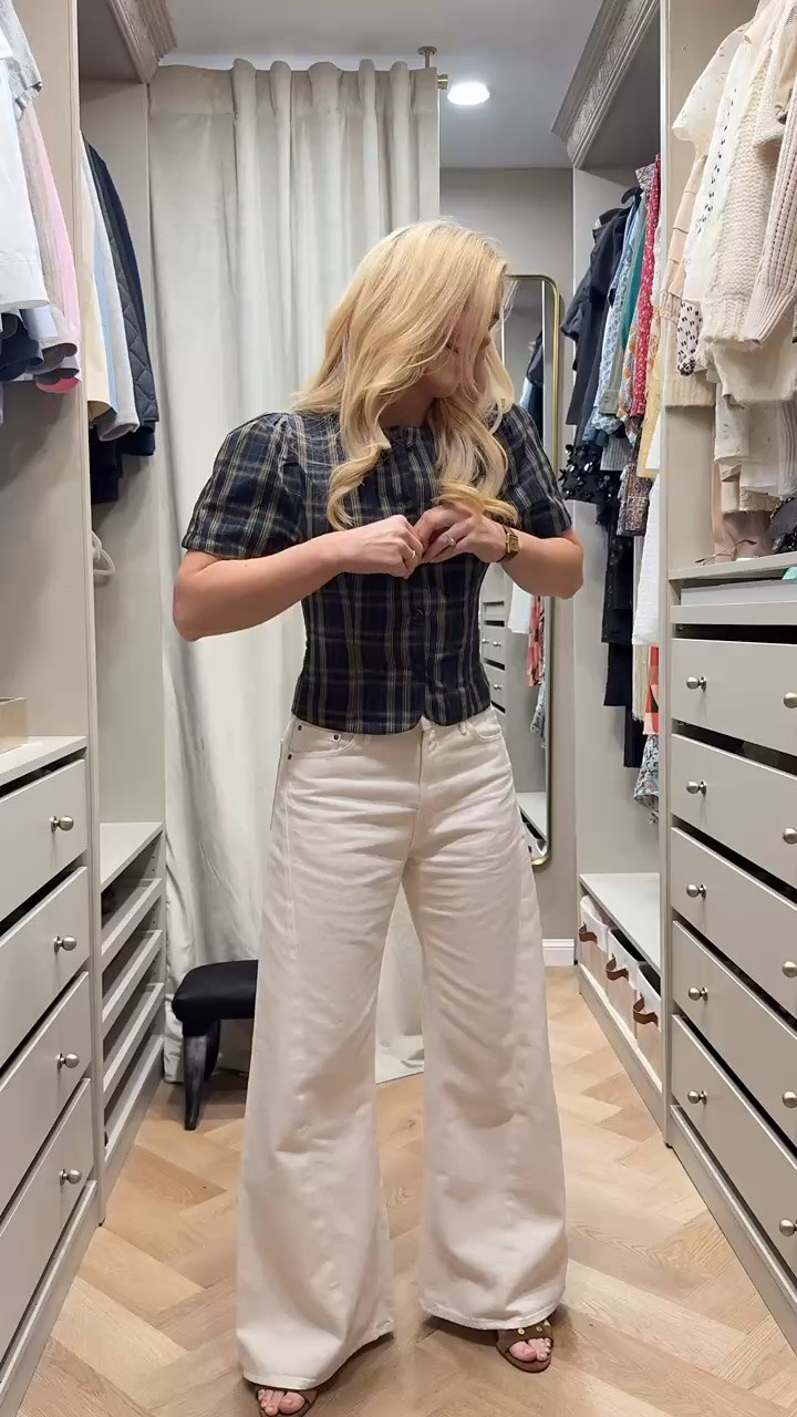 Top runs SMALL, size down!

Love the shape of these twist jeans. 
I sized down (there’s no stretch) I’m in 26 instead of my usual 25