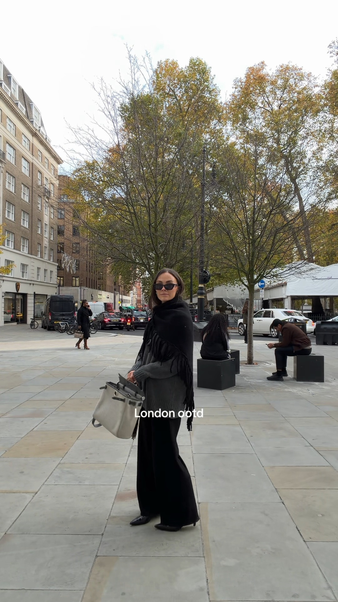 Grey jumper, oversized jumper, autumn knitwear, winter knitwear, fringed scarf, crepe trousers, chic outfit, workwear outfit, workwear style, minimal outfit, luxe knitwear, almada trousers, black scarf

#LTKeurope #LTKautumn #LTKwinter