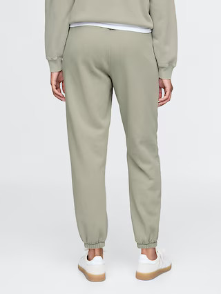 Vintage Soft High Rise Boyfriend Joggers | Gap (US)