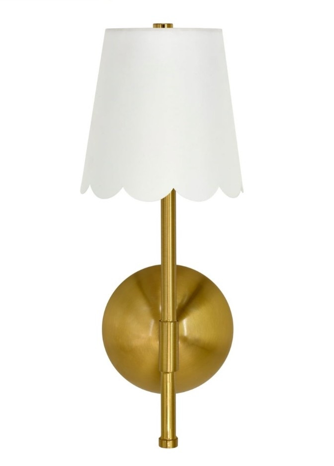 Wireless rechargeable sconce in brass with scallop shade $29

#LTKHome #LTKOver40 #LTKmomlife