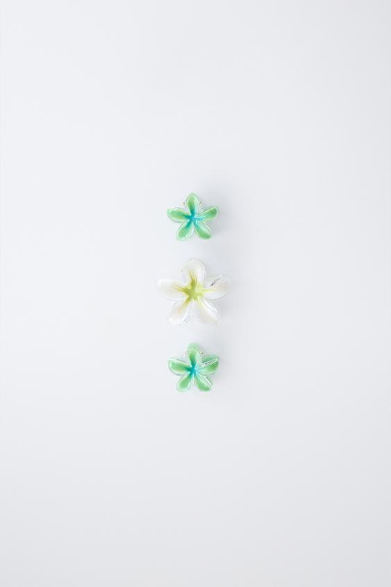 PACK OF THREE HIBISCUS FLOWER HAIR CLIPS | Zara UK