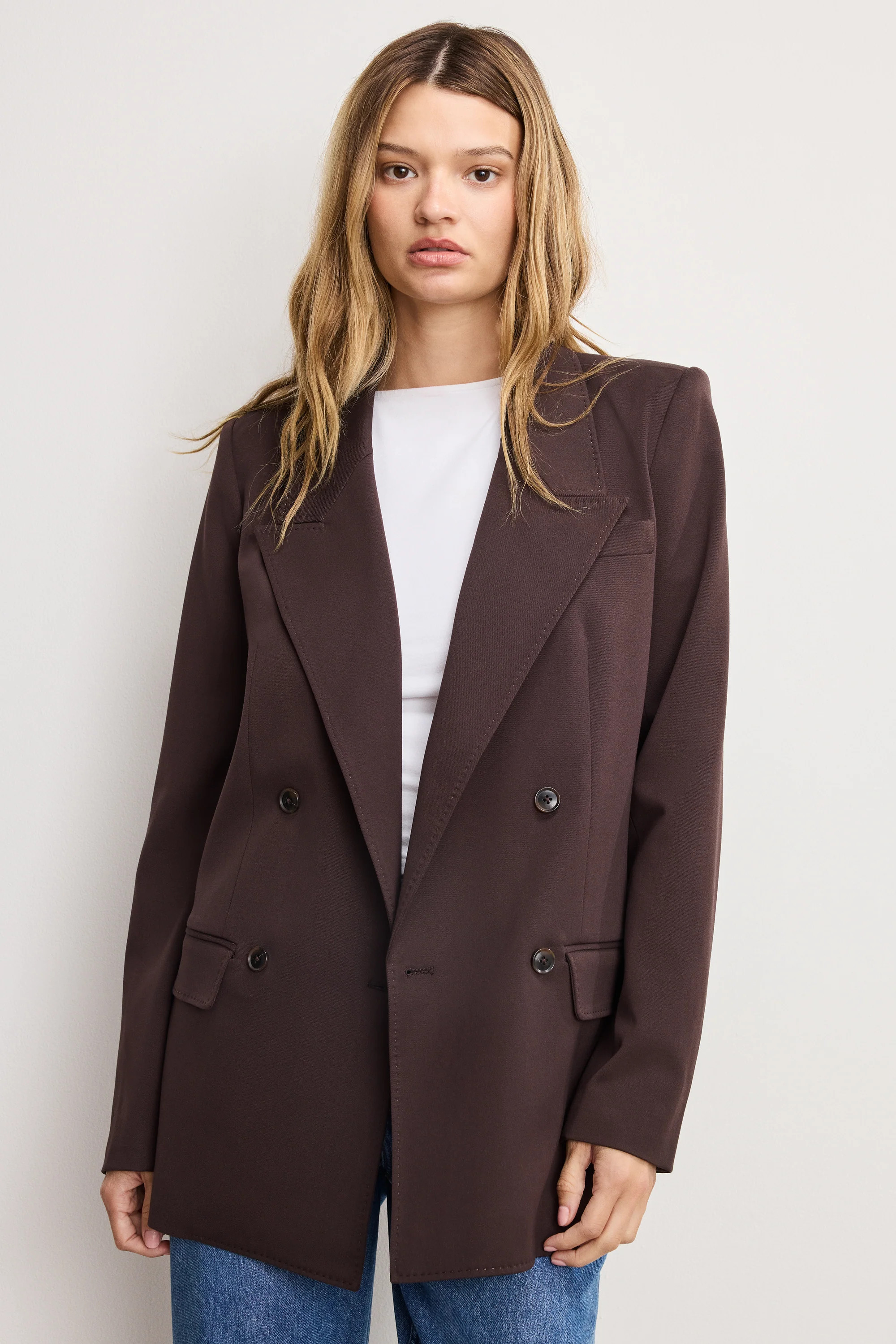 ESSENTIAL SUITING OVERSIZED DOUBLE BREASTED BLAZER | DARK CHOCOLATE - GOOD AMERICAN | Good American