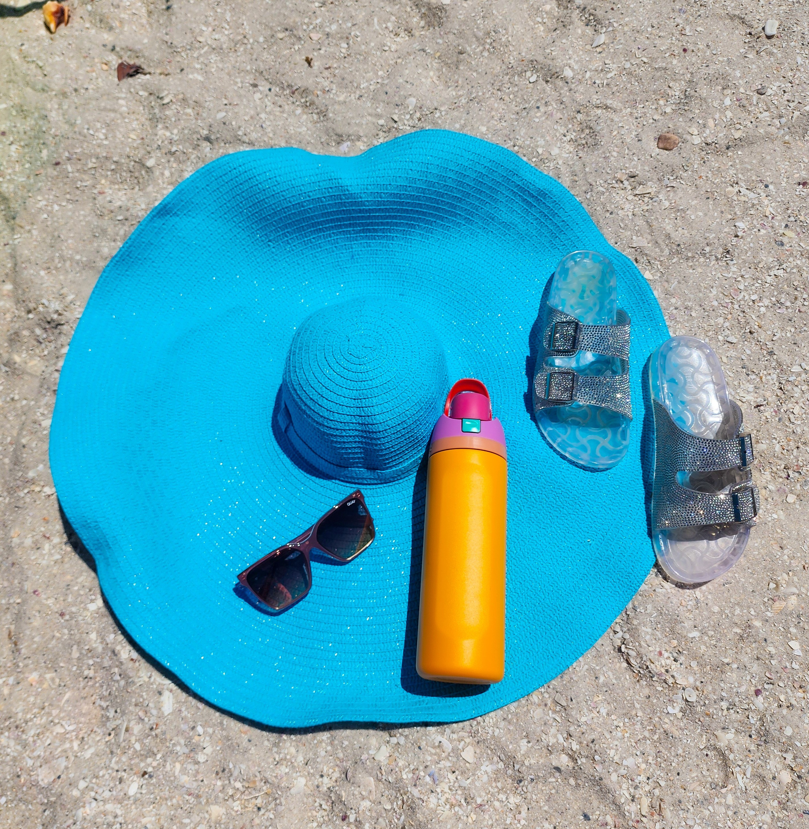 Beach day essentials! Sunnies on sale and this water bottle is game changer!!

#LTKstyletip #LTKfindsunder100 #LTKswim