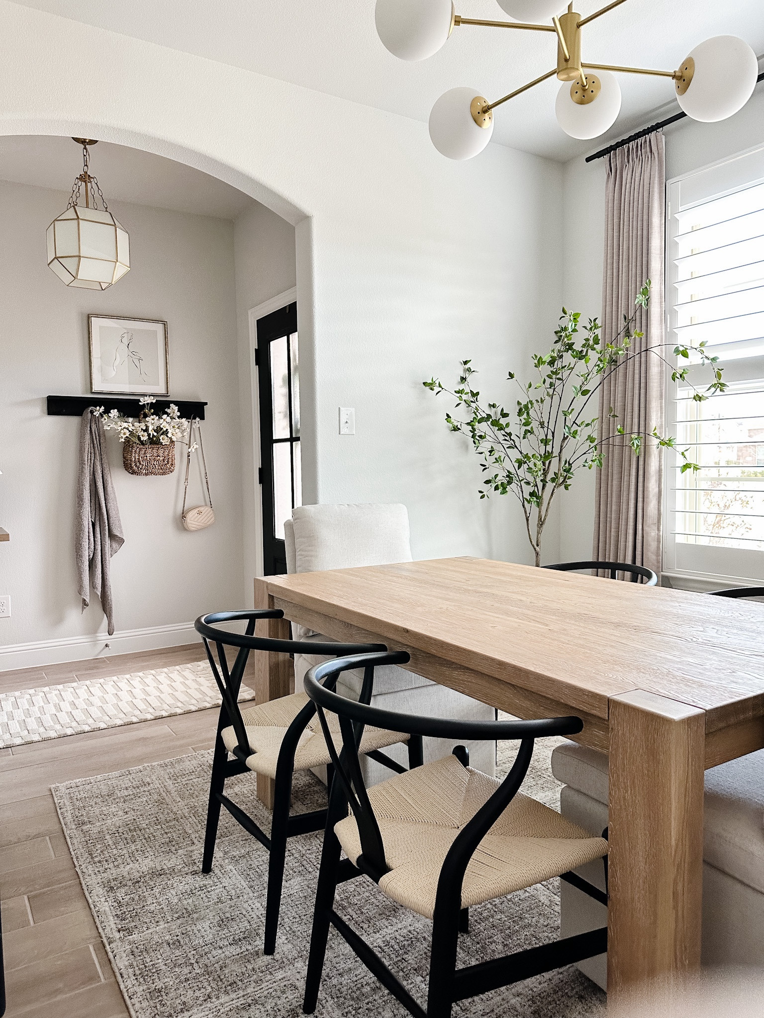 Dining room view


Table
Chairs
Drapery
Curtains
Rug
Wall decor
Storage 
Modern
Transitional

#LTKhome