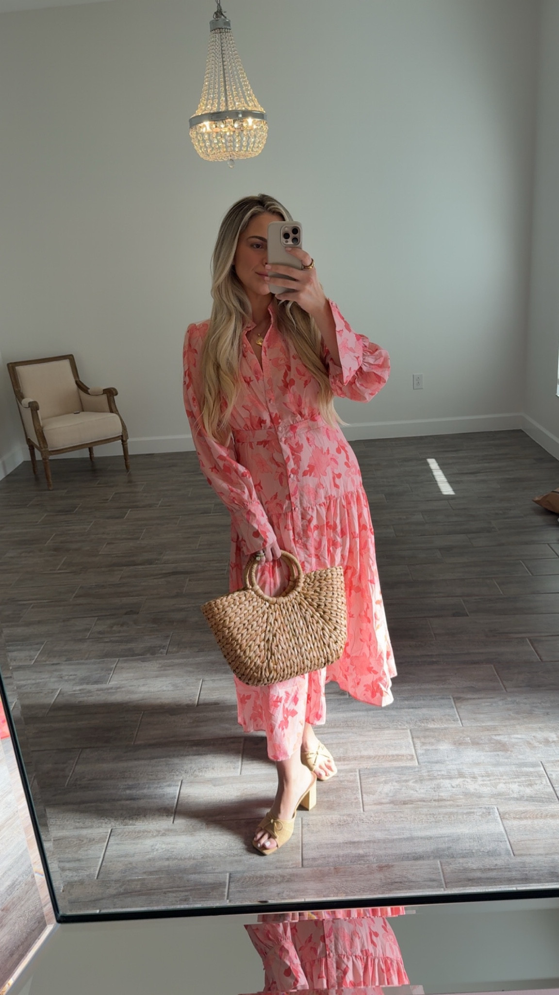 Dress runs a size small! This is a size 8 and is on the smaller side. 
Stylewithnosecrets 


#LTKMidsize #LTKootd #LTKdayinmylife