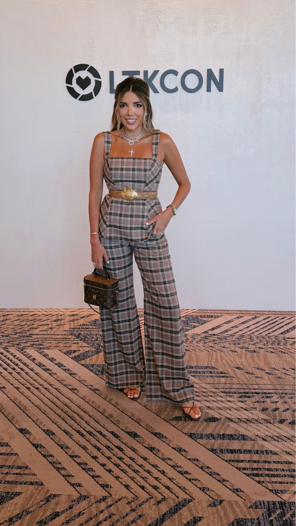 conference day 2!! all of my professional girlies need this set! It’s soo good! will even be cute with boots and my cowgirl hat this fall! OBSESSED! buckle is vintage Prada on my favorite ostrich belt but linked a similar option!

pants: XS
top: small

work wear, work outfit, corporate outfit, workwear, corporate fashion, matching set

#LTKCon #LTKdayinmylife #LTKWorkwear