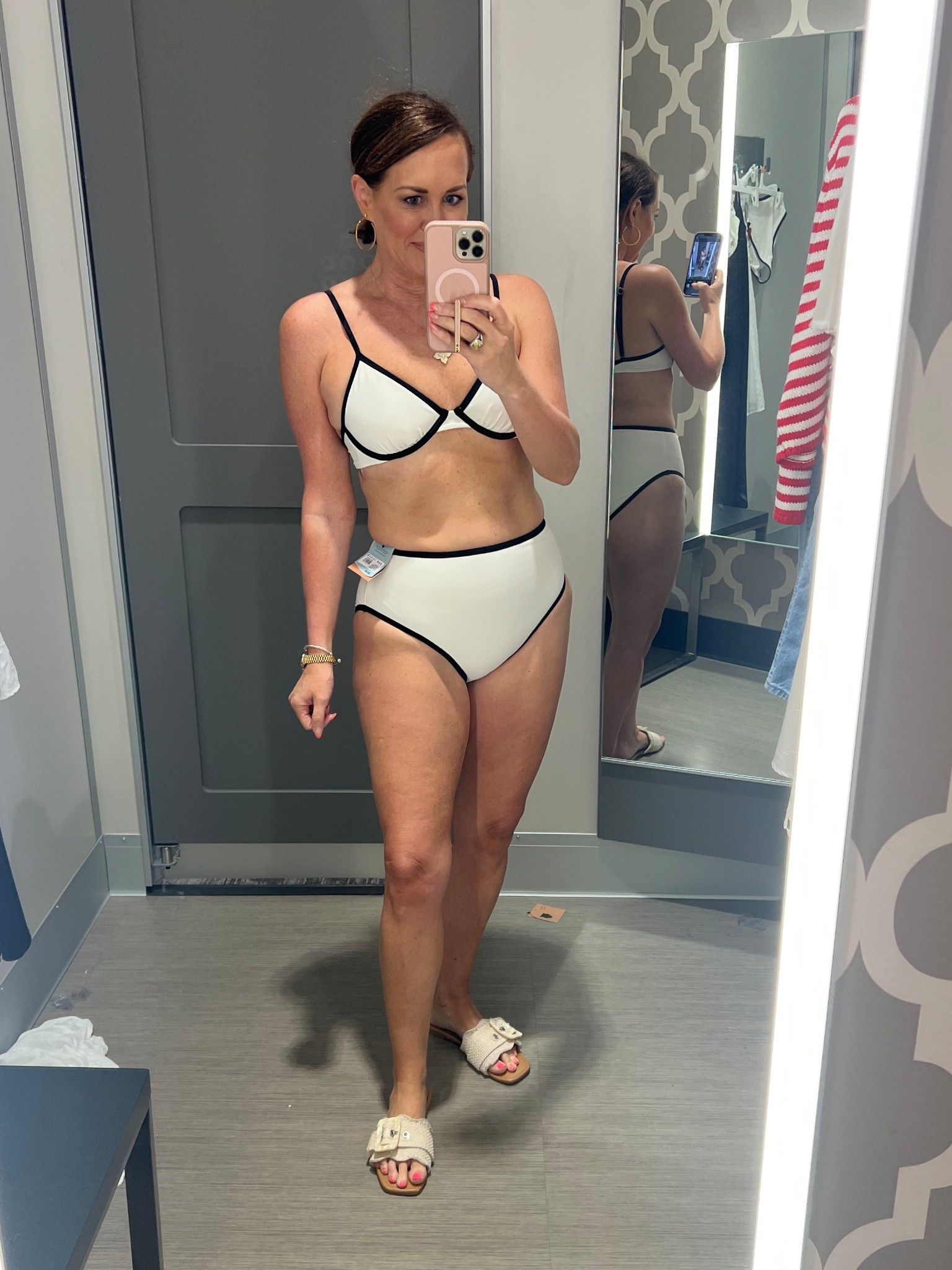 Shade and Shore Target swim
34B top
Small bottom (runs big)

#LTKFindsUnder50 #LTKSwim #LTKStyleTip
