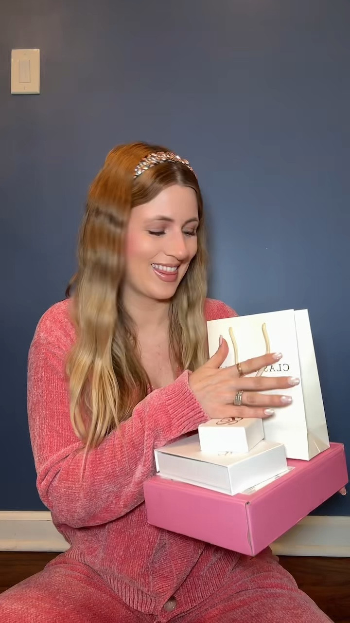 Affordable and unique gold
Jewelry. Sensitive skin friendly. Apple Watchlet band. Custom jewelry. 