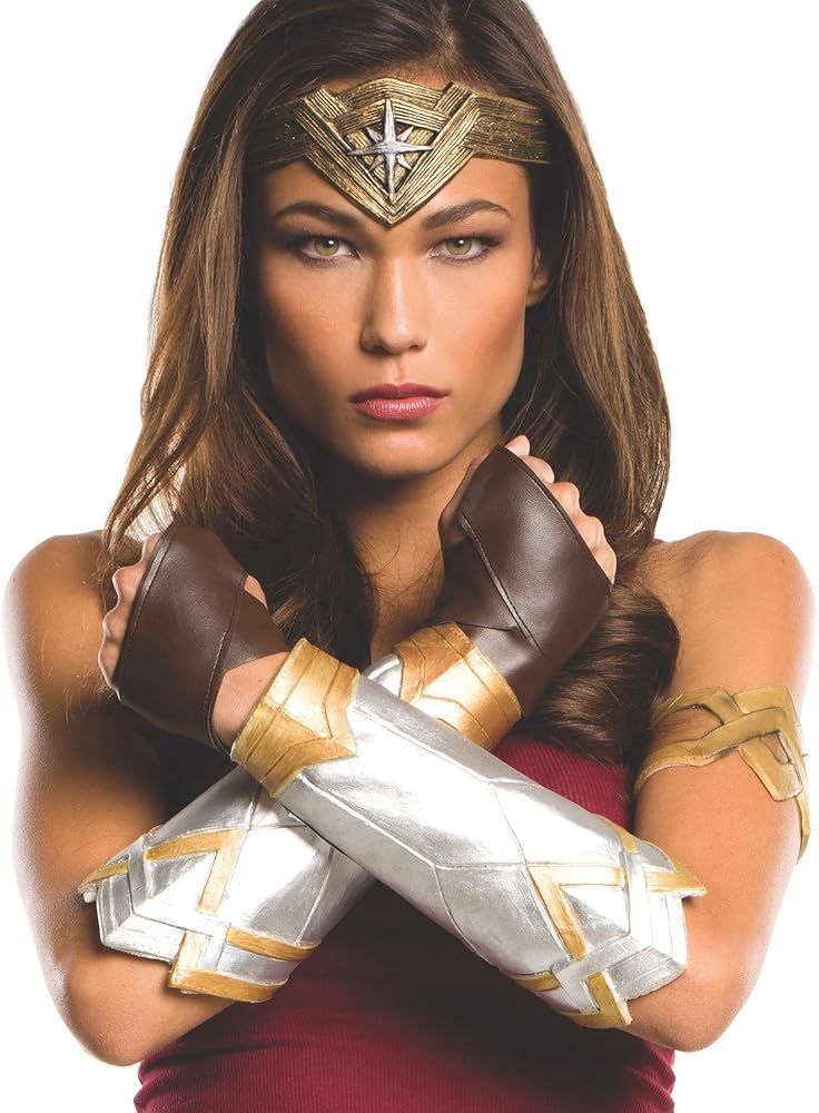 Batman v Superman: Dawn of Justice - Wonder Woman Deluxe Adult Set | Amazon (US)