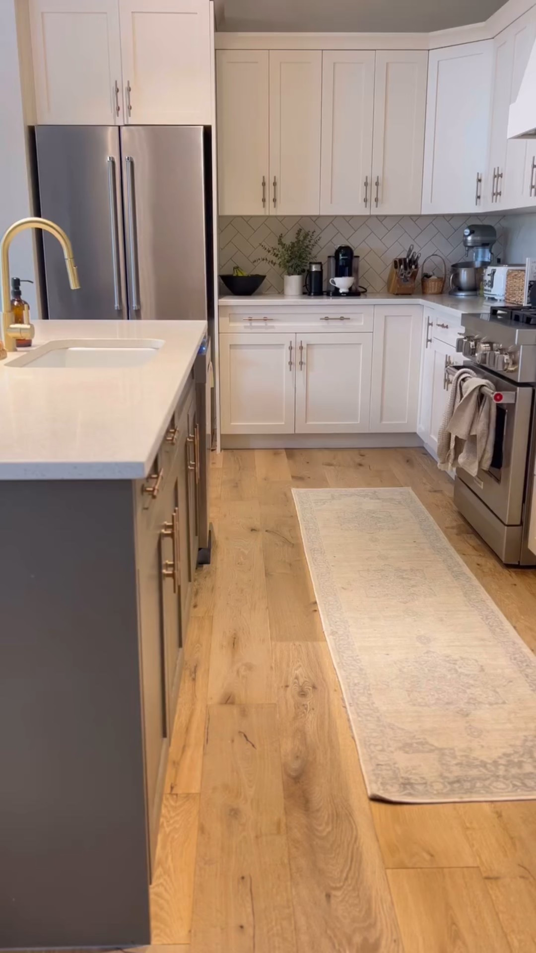 Comment SHOP and I will send you the links directly! 🔗💌

Amazon home finds I’m currently loving! 

.
.
.
Amazon home decor finds | affordable home decor | transitional decor | budget friendly decor | home decor ideas | home decor inspiration 
.
.
.
#amazonhome #amazonhomedecor #amazonhomefinds #amazonfavorites #homefinds #homefavorites #neutralhomedecor #affordabledecor #affordablehomedecor #budgetfriendlydecor