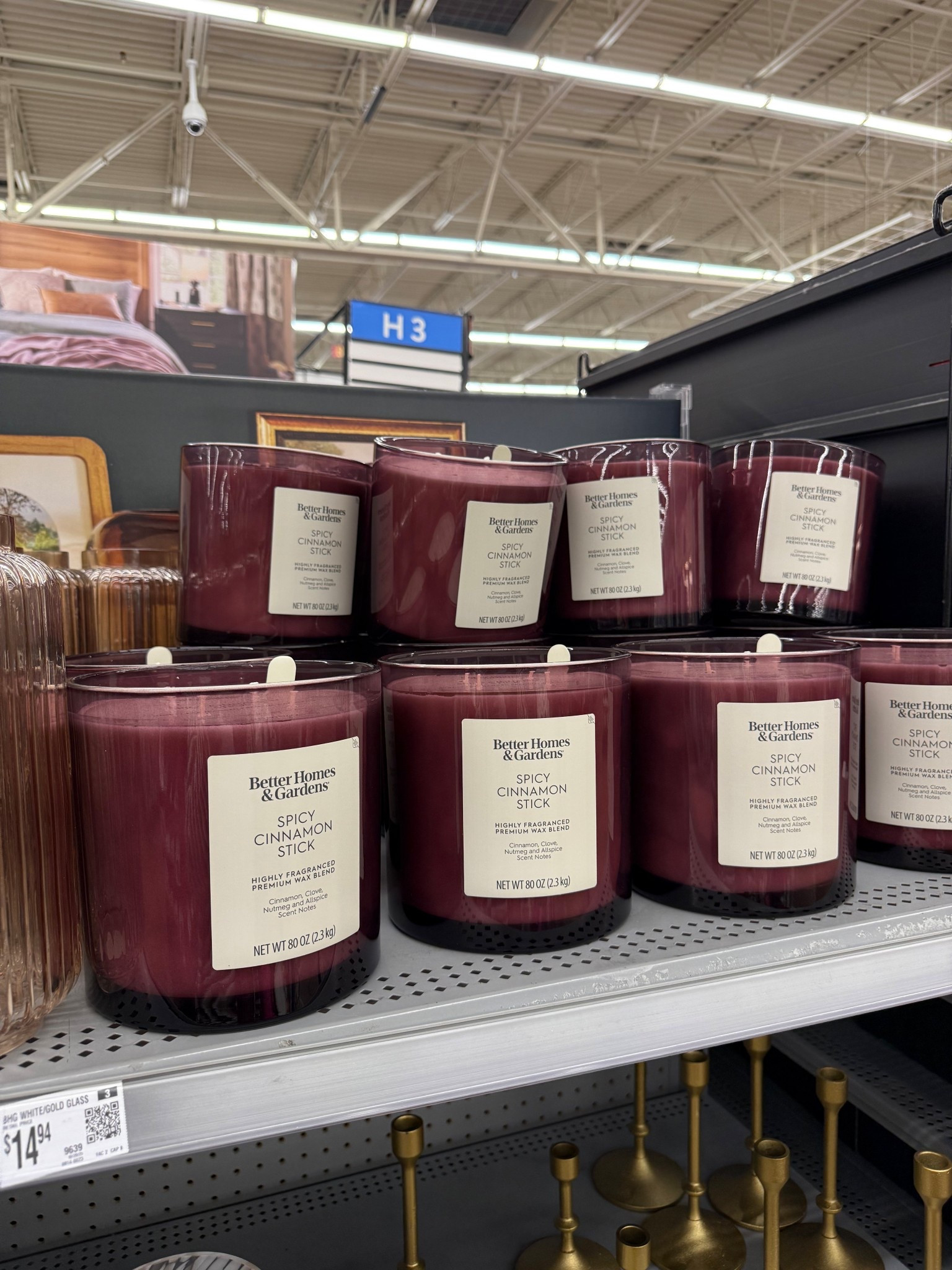 I love when a candle doubles as home decor — and this one delivers.
Under $35 for a candle this size is unreal. It looks stunning out on the counter, and I cannot wait to burn it in my house. Perfect little luxe moment without the price tag.