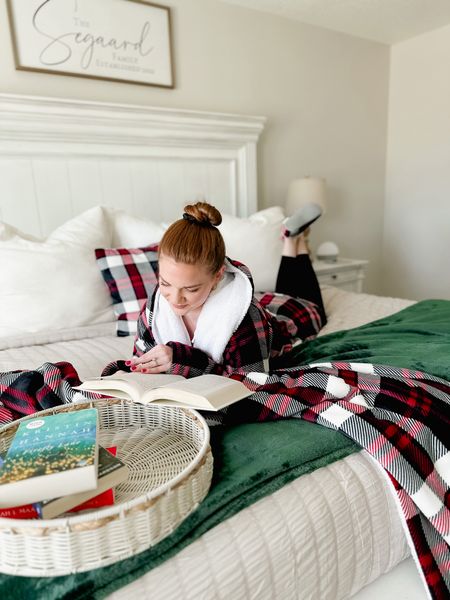 One of my favorite ways to spend a cold morning is grabbing a cozy @verabradly blanket and a stack of books! Give the gift of comfort this holiday season with Vera Bradley’s home collection! Shop throw blankets, robes, pillows, and more for 10% off with the link in my bio! #verabradley, #VeraBradleyPartner, #VeraBradleyMoments, #VBNov23


#LTKGiftGuide #LTKSeasonal #LTKHoliday