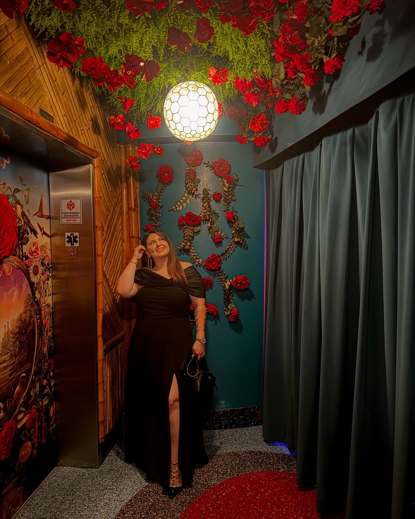 Dressed in black, blooming in 🌹 🥀 
Comment DRESS for 🔗 
#blackdress #ootn #orlando  #sheincurve #shein #ltkmidsize #midsizefashion https://liketk.it/5gW93