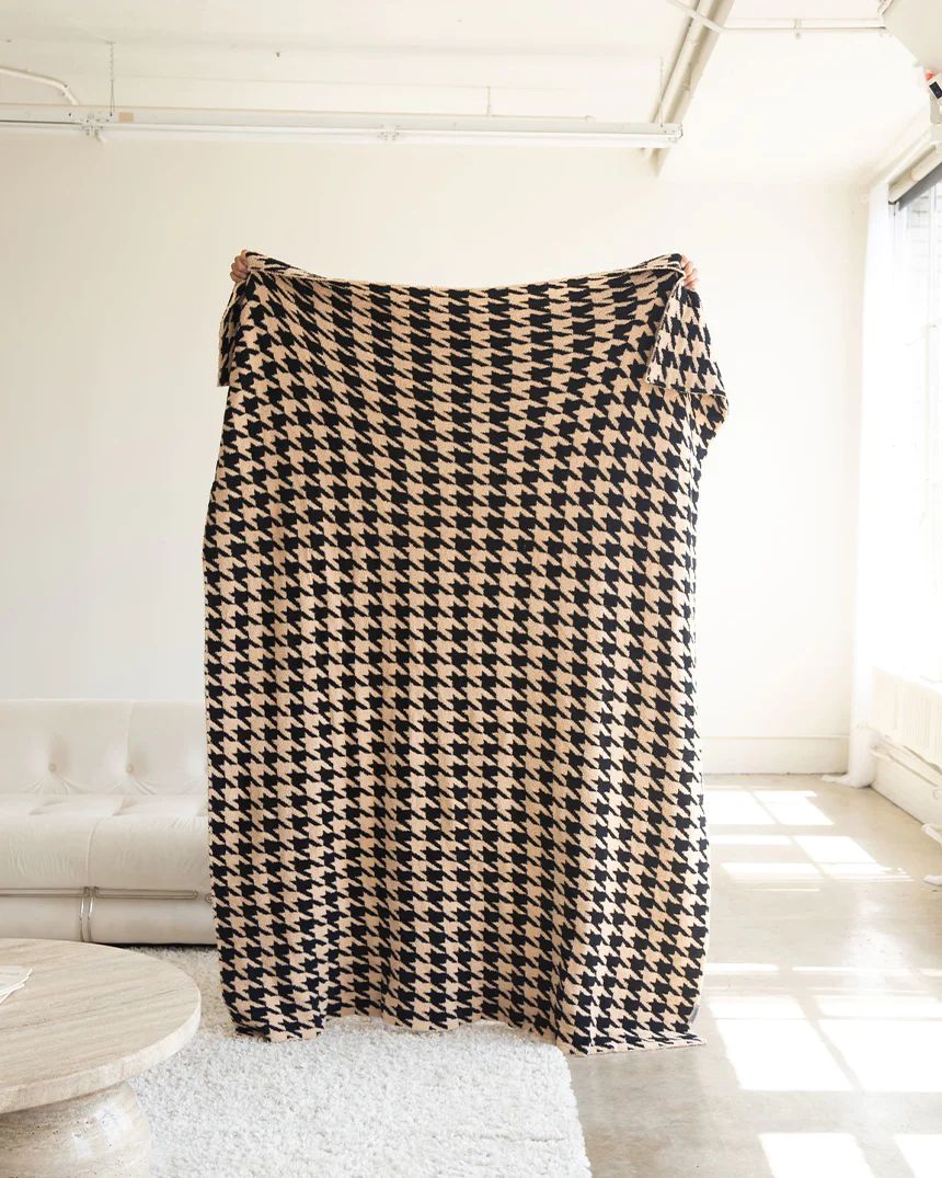 HOUNDSTOOTH BLANKET - TAN/BLACK | The Act Of Lounging