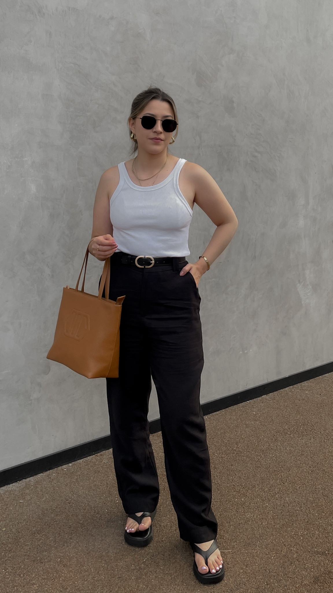 Look do dia ✨🤍🖤 Basic que eu amo! Gostaram?? 

#LTKGiftGuide #LTKbeauty #LTKbrasil