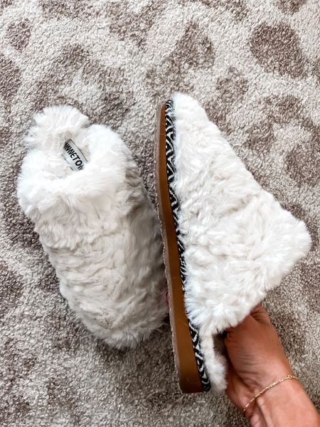 Minnetonka slippers 
Fuzzy slippers 

#LTKGiftGuide #LTKSeasonal #LTKHoliday