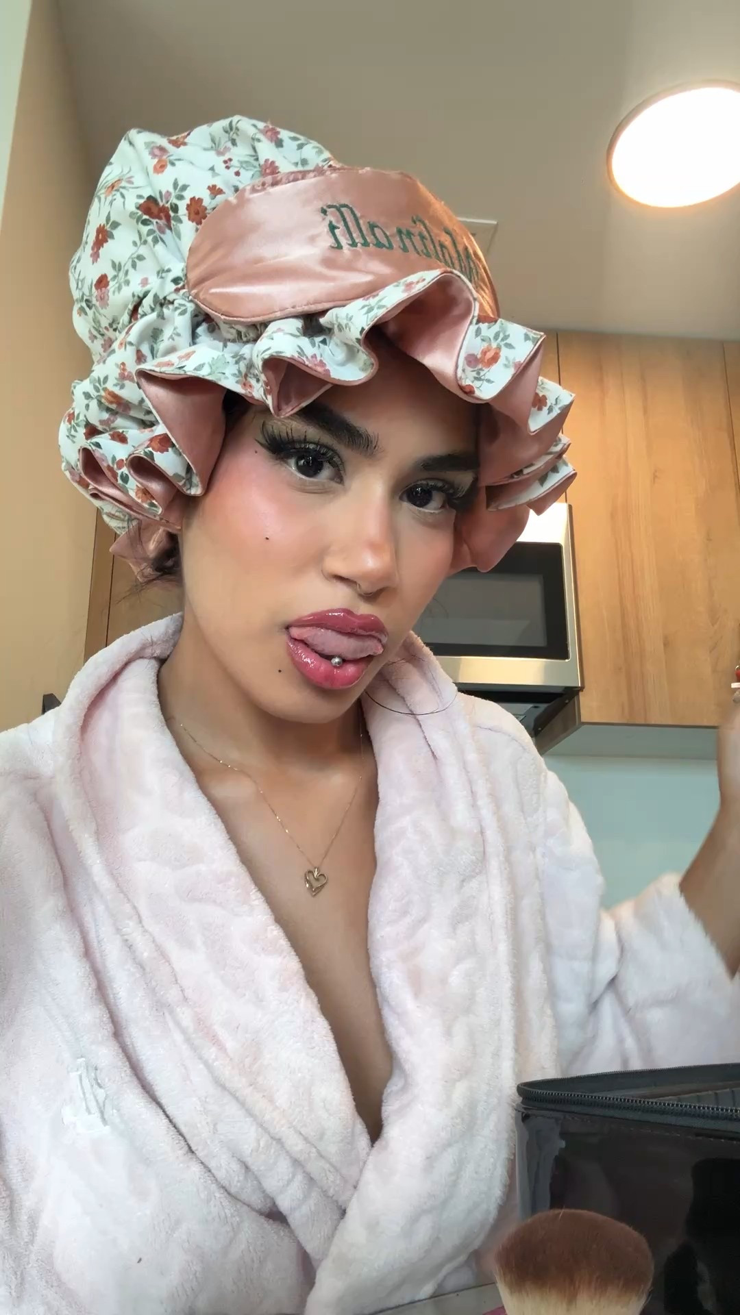 linking all the makeup products and things I’m wearing. let me know if you guys want my exact shades.💖

#LTKHoliday #LTKBeauty