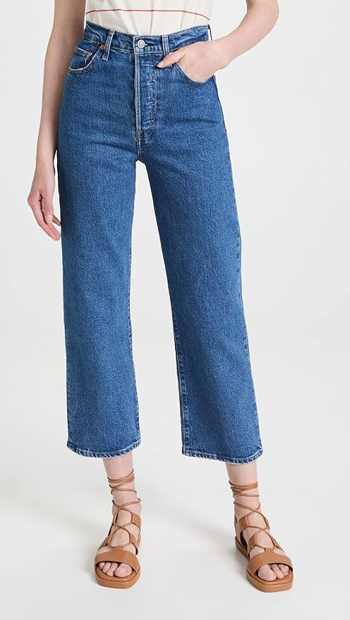 Levi's Women's Premium Ribcage Straight Ankle Jeans | Amazon (US)