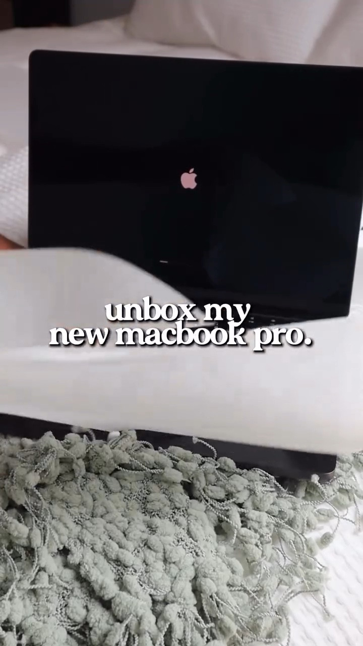 As a creator and business school student, @apple has been my go to since 2015. I’ll never forget using my first-ever refund check to purchase my first MacBook as an undergrad student at Spelman (iykyk😂).

I remember 3-years later spilling almond milk all over the motherboard of that same laptop (pain😩). Since then I’ve remained a loyalist and have purchased two additional MacBooks over the years, with my most recent upgrade being right before I started my MBA.

So, to be going back to school in style and totally upgraded with the latest version of the MacBook Pro, I’m speechless. Here’s to an amazing 2Y filled with content and creating🌟📸🤓🍎

#student #collegelife #mac #applebts #appleoffer #mactoschool #macbook #apple