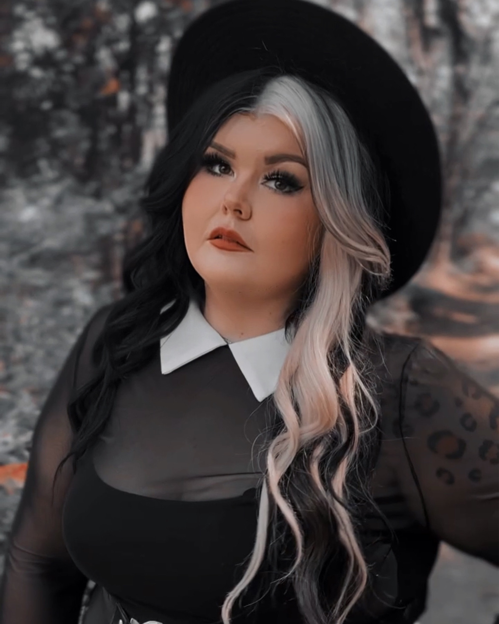 Brb will be using this filter for everything spooky. 👻 ALSO queen of raising one brow unintentionally forever. 🖤

#altfashion #spookyfashion #altgirls #alternativecurves #altfashion #witchy #witchythings #witchyvibes 