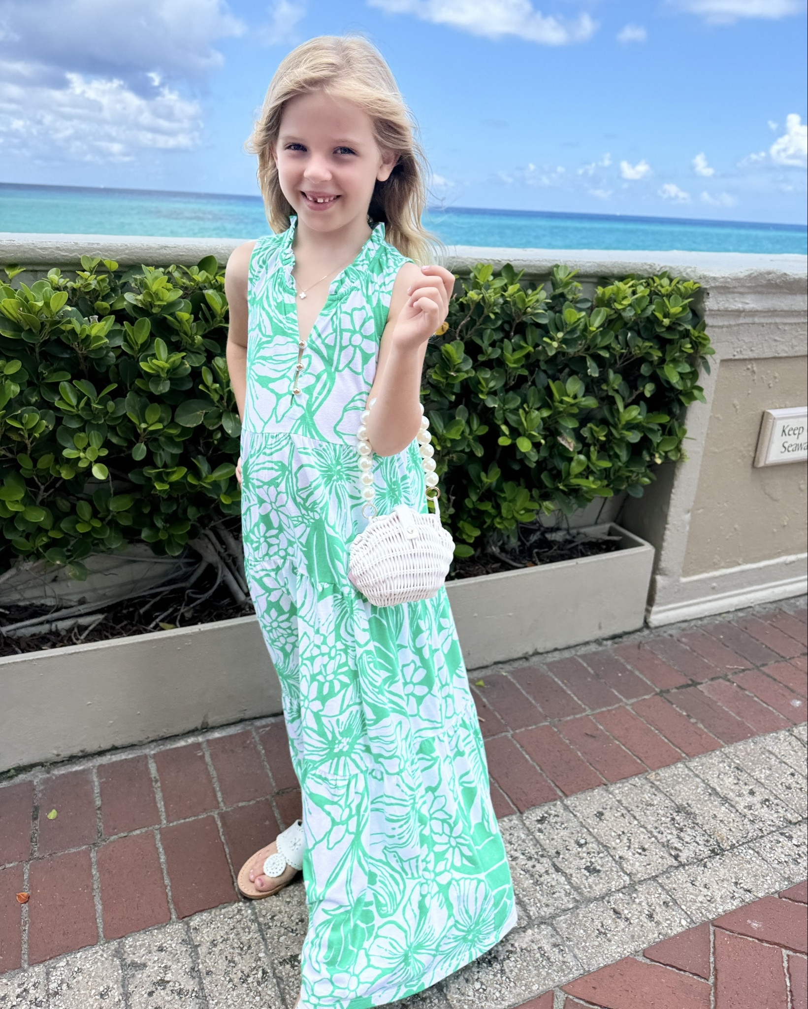 the. cutest. purse. EVER 🤩🤩 a mini clamshell purse with a pearl handle! #vineyardvines

#LTKSeasonal #LTKItBag #LTKKids