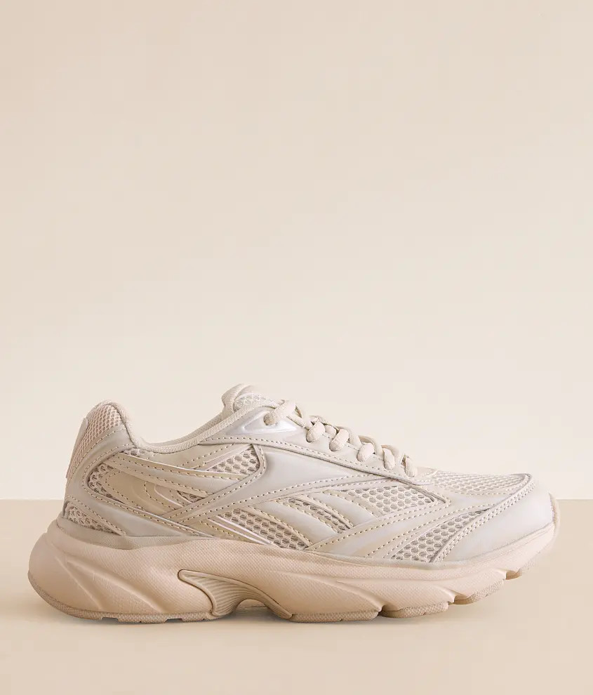 Belwave Leather Sneaker | Buckle