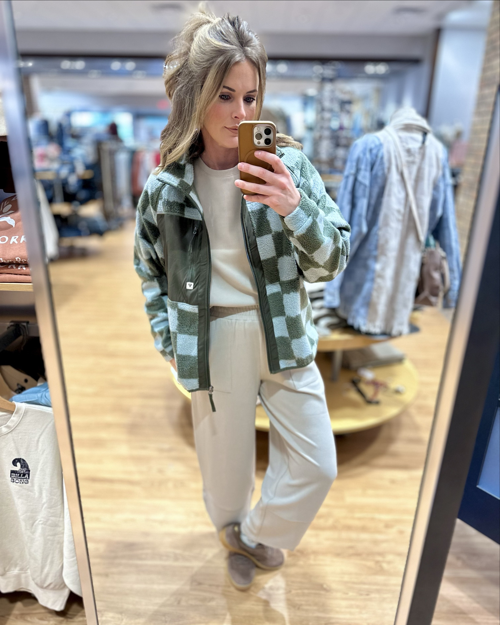 This set!!! Yes! 
So dang comfy. That high end material. Part of the Buckle Black collection. I’m in a small in both and have plenty of room. Get this!

The jacket… also adorable. Soft, not itchy, light weight, fun pop of color and print.

