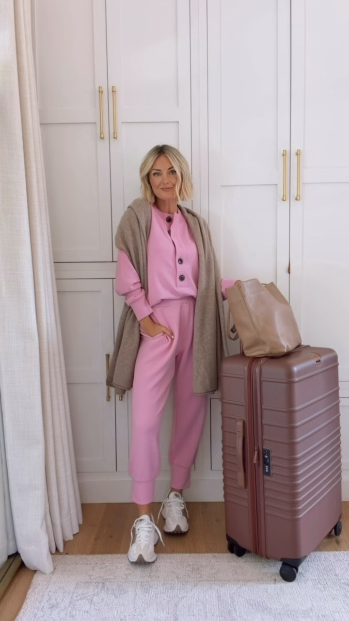 This cashmere wrap is truly the best layer to take with you on a plane! You can even use it as a blanket too once you’re sitting! Wearing S in set!

Loverly Grey, lounge set, loungewear, cashmere wrap, fall travel outfit, airport outfit, Varley, Beis luggage

#LTKSeasonal #LTKTravel