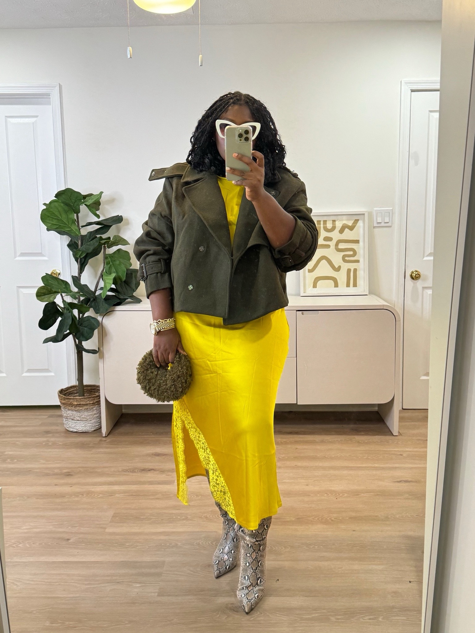 This gorgeous dress from Future Collective at Target is a total steal! With sizes ranging from 1X to 4X, it’s perfect for embracing your style and feeling fabulous. Plus, it’s the LAST DAY OF THE SALE—so don’t wait, babe! 
Target
Target Fashion
Target dress
Target Fall
Target Dress Fall
Target Dresser
Target Deals
Target Circle Deals
Dresses
Dress For Fall

#LTKVideo #LTKSaleAlert #LTKStyleTip