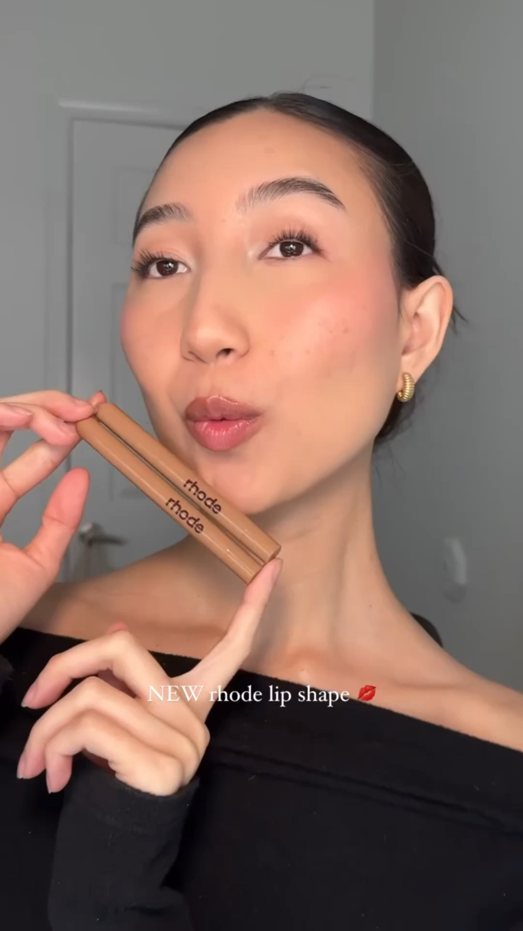 @rhode lip shape 🤎 in shades twist + balance

which shade is your fave? 🤭 i love how soft these look on the lips and pair perfectly with a lipgloss or lip balm.

•
•
#rhode #rhodelipshape #lipliner #lipshape #beauty #makeupcreator #makeup #reels rhode lip shape, rhode makeup, lip liner, brown lip liner, beauty, 2025 makeup

#LTKBeauty #LTKGiftGuide