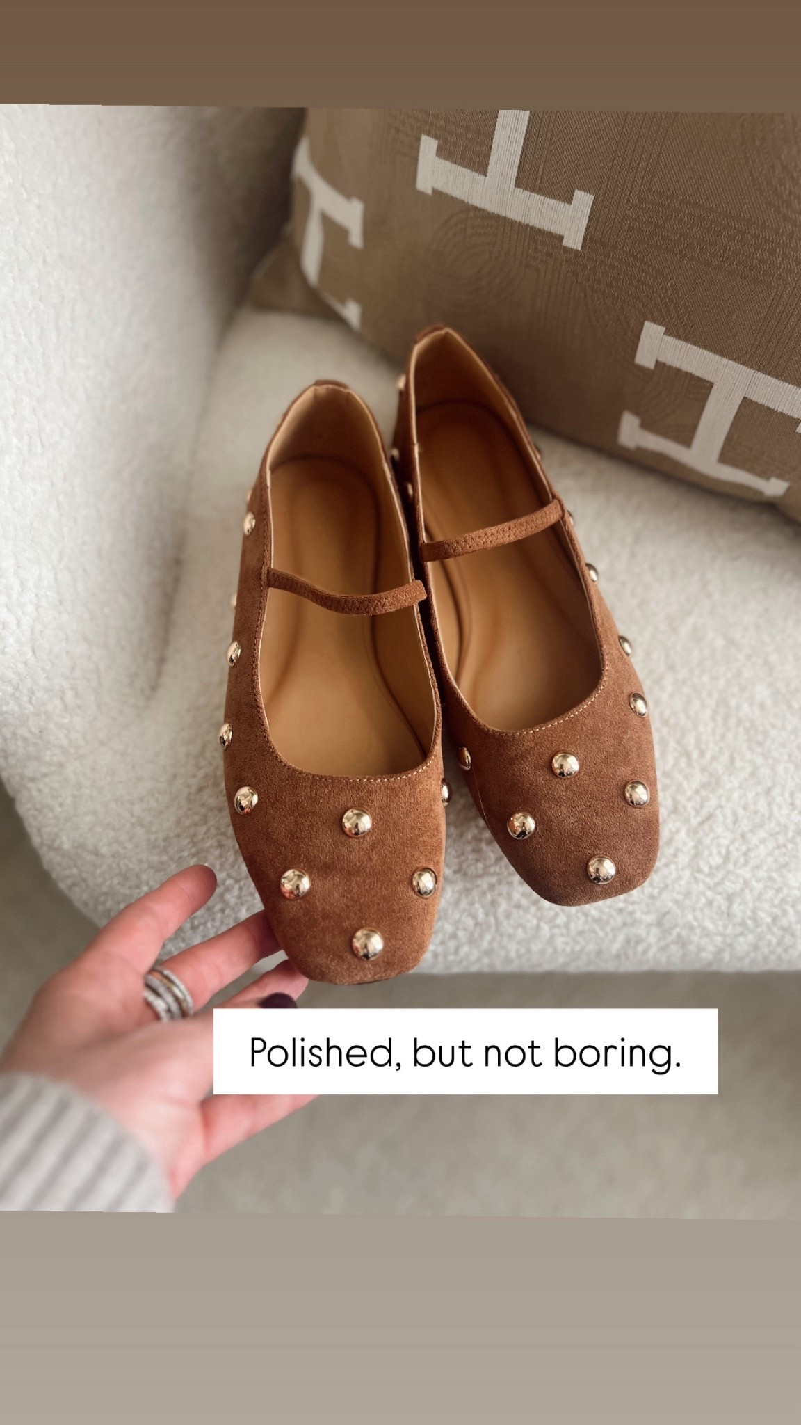  ✨Tap the bell, save and ❤️ for over 40 fashion, midlife style, midsize fashion and luxury looks for less. 

Stylists already know these spring accessories are replacing expensive designer pieces.

And yes… you’re about to see them everywhere.

The glasses that make you look pulled together,
the sneakers people assume cost way more,
beads are back (but the grown-up version),
loafers, scarves, straw bags, earrings, all doing the heavy lifting so your outfits don’t have to.

Nothing here is over $50.
Everything here makes your closet feel current.

Midlife style rule I live by:
Buy fewer clothes.
Choose smarter accessories.

Save this before spring shopping starts future you will be glad you did. 🤍

👑"Helping you look good, feel good!" - Lindsey Denver

Over 40 fashion, over 50 style, midlife style, midsize fashion, Gen X style, body confidence, perimenopause style, mom outfits, over 45 style, over 50

Follow my LTK @Over40andmidlife on the @shop.LTK app to view this post and get my exclusive app-only content!

#liketkit 
@shop.ltk
https://liketk.it/5RHxp

Follow my LTK @Over40andmidlife on the @shop.LTK app to view this post and get my exclusive app-only content!

#liketkit #LTKMidsize #LTKOver40 #LTKootd
@shop.ltk
https://liketk.it/5RHyB